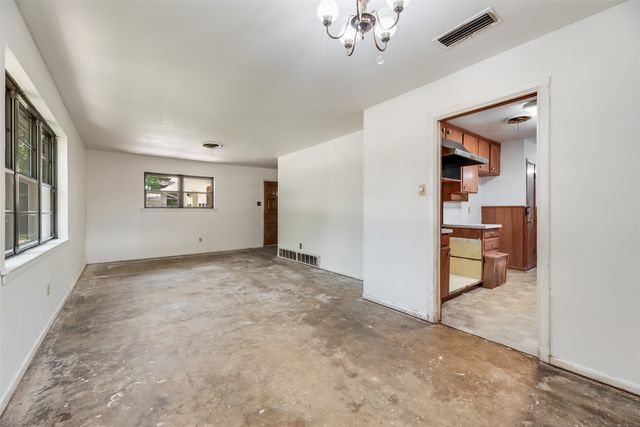 5517 Odessa Avenue, Fort Worth, TX 76133