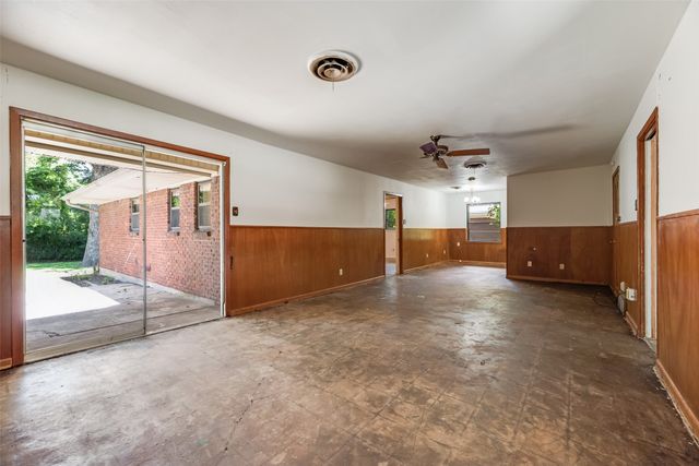 5517 Odessa Avenue, Fort Worth, TX 76133