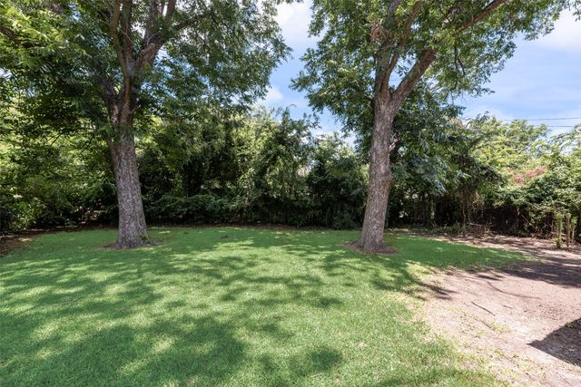 5517 Odessa Avenue, Fort Worth, TX 76133