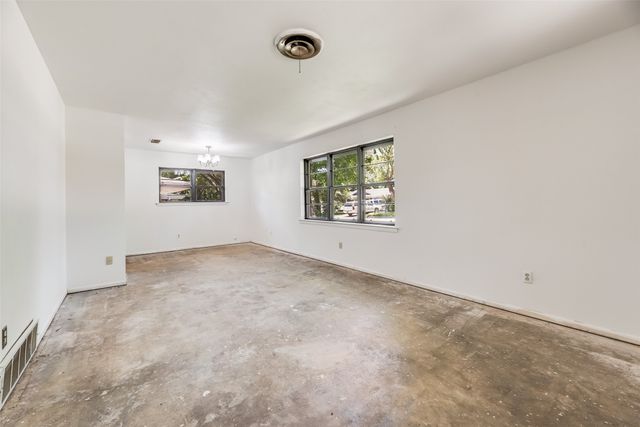 5517 Odessa Avenue, Fort Worth, TX 76133