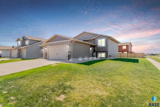 9517 W Liam St Street, Sioux Falls, SD 57106