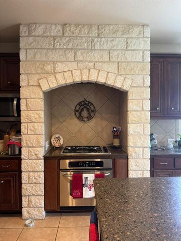372 Limestone TRL, Austin, TX 78737