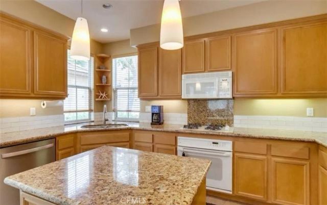 24 Del Trevi, Irvine, CA 92606