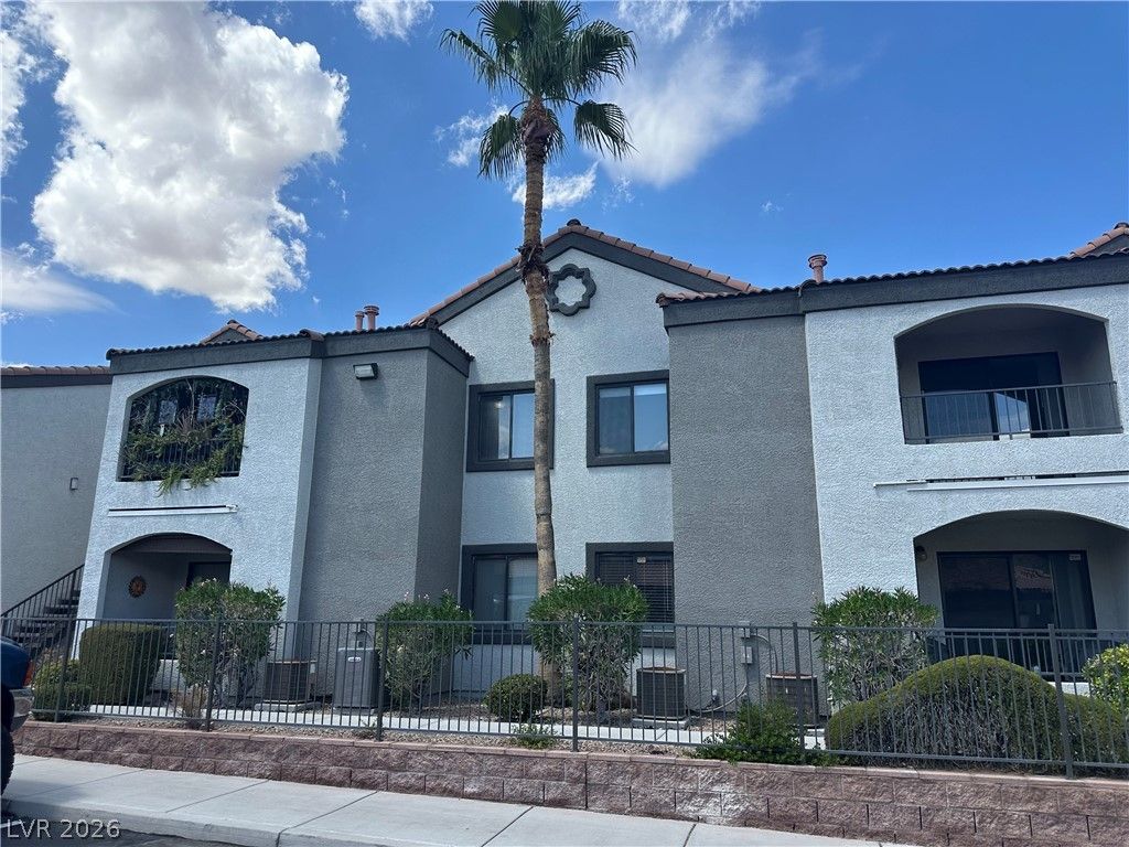 950 Seven Hills Drive 1423, Henderson, NV 89052 — photo 2