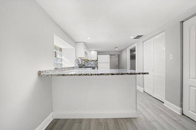 1400 N Lawndale Avenue, Chicago, IL 60651