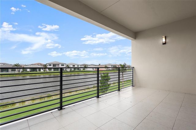 9523 Royal Woods Mnr, Boca Raton, FL 33434
