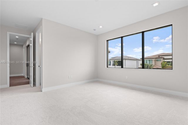 9523 Royal Woods Mnr, Boca Raton, FL 33434