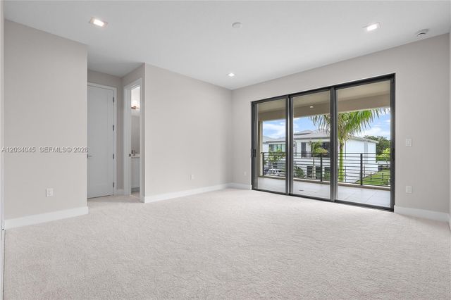 9523 Royal Woods Mnr, Boca Raton, FL 33434