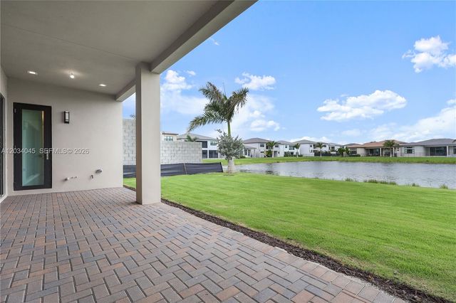 9523 Royal Woods Mnr, Boca Raton, FL 33434