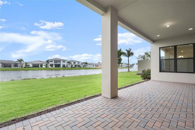 9523 Royal Woods Mnr, Boca Raton, FL 33434