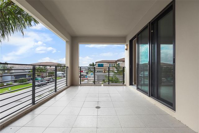 9523 Royal Woods Mnr, Boca Raton, FL 33434