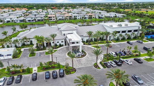 9523 Royal Woods Mnr, Boca Raton, FL 33434
