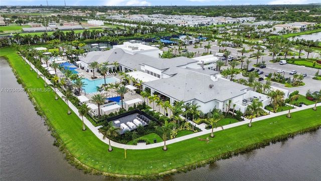 9523 Royal Woods Mnr, Boca Raton, FL 33434