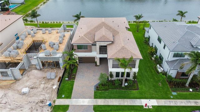 9523 Royal Woods Mnr, Boca Raton, FL 33434