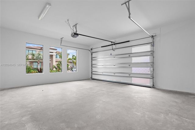 9523 Royal Woods Mnr, Boca Raton, FL 33434