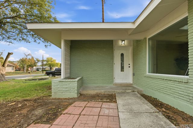 173 National Blvd, Universal City, TX 78148