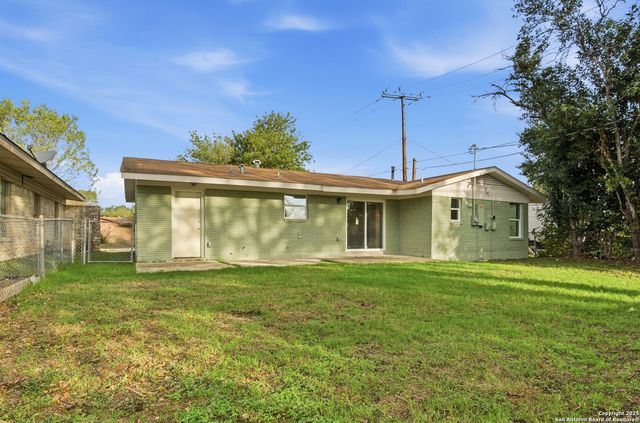 173 National Blvd, Universal City, TX 78148