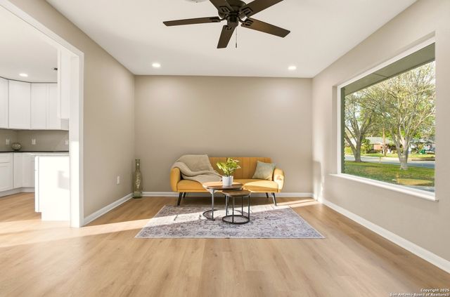 173 National Blvd, Universal City, TX 78148