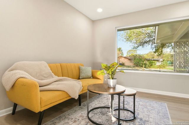 173 National Blvd, Universal City, TX 78148