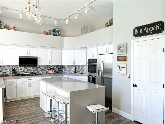 2012 Scarlet Rose Drive, Las Vegas, NV 89134