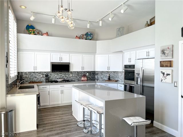 2012 Scarlet Rose Drive, Las Vegas, NV 89134