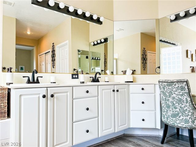 2012 Scarlet Rose Drive, Las Vegas, NV 89134