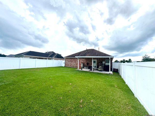 214 S Daphne, Gonzales, LA 70737