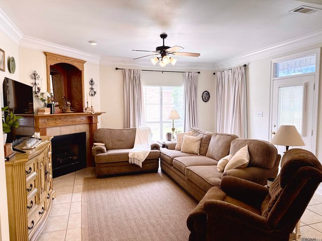 214 S Daphne, Gonzales, LA 70737