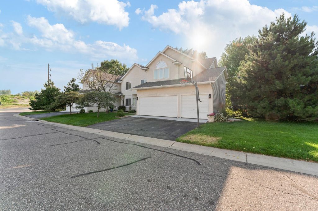 1517 Deerwood Bend, Eagan, MN 55122 — photo 3