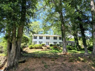 1706 E Saluda Lake Road, Greenville, SC 29611