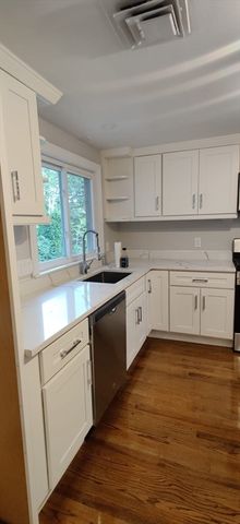 15 Sunset Dr, Randolph, MA 02368