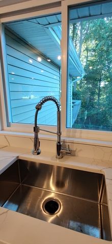 15 Sunset Dr, Randolph, MA 02368