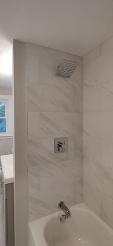 15 Sunset Dr, Randolph, MA 02368