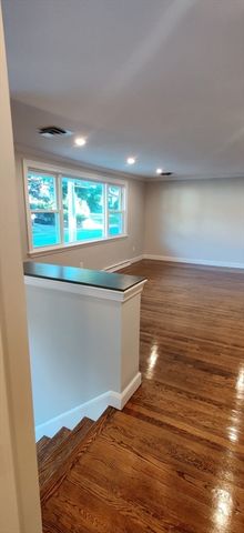 15 Sunset Dr, Randolph, MA 02368