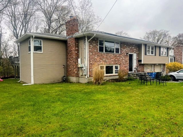 15 Sunset Dr, Randolph, MA 02368