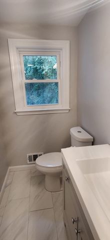 15 Sunset Dr, Randolph, MA 02368