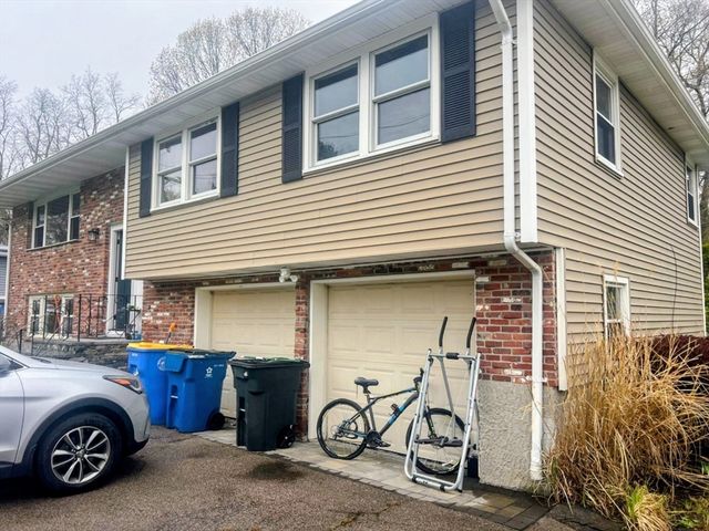 15 Sunset Dr, Randolph, MA 02368