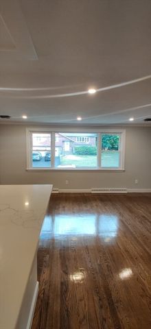 15 Sunset Dr, Randolph, MA 02368