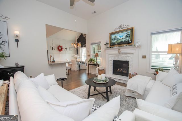 6 Delaware Way, Newnan, GA 30265