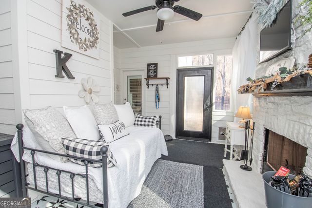 6 Delaware Way, Newnan, GA 30265