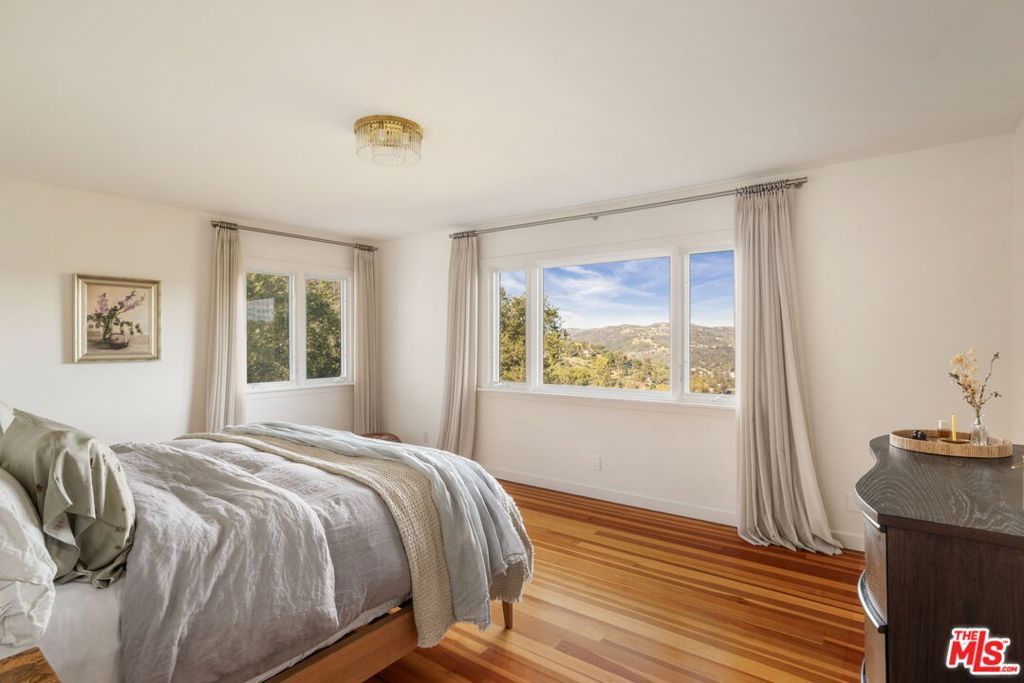 Image 17 of property listing at 20155 Observation Drive, Topanga, CA 90290