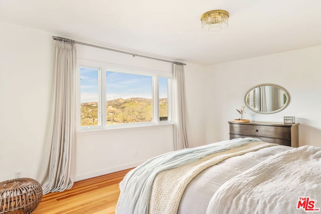 Image 18 of property listing at 20155 Observation Drive, Topanga, CA 90290