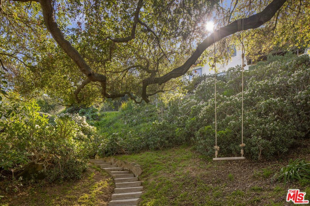 Image 34 of property listing at 20155 Observation Drive, Topanga, CA 90290