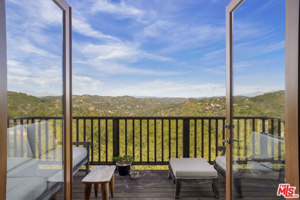 Image 9 of property listing at 20155 Observation Drive, Topanga, CA 90290