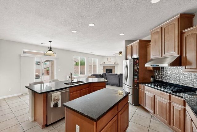 24 Los Balcones, Rio Rancho, NM 87124