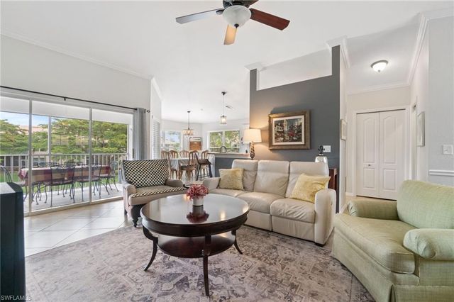 359 Dover PL E204, Naples, FL 34104