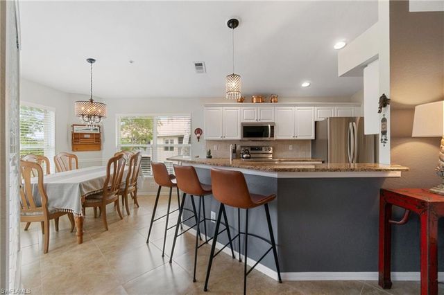 359 Dover PL E204, Naples, FL 34104