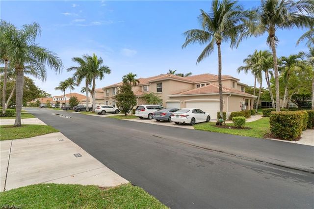 359 Dover PL E204, Naples, FL 34104