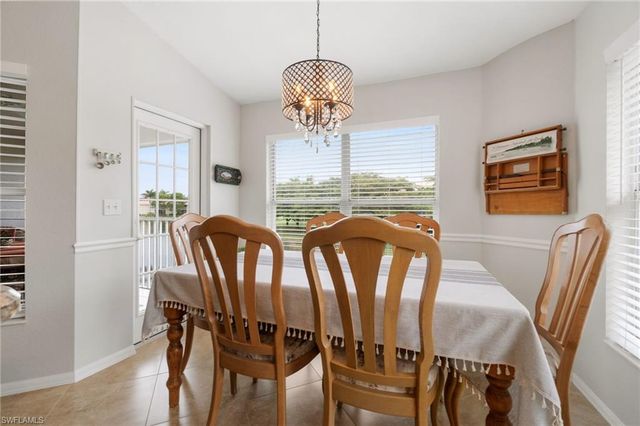 359 Dover PL E204, Naples, FL 34104