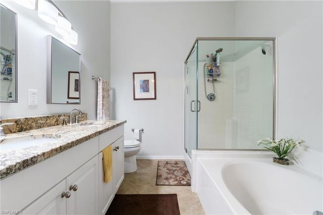 359 Dover PL E204, Naples, FL 34104